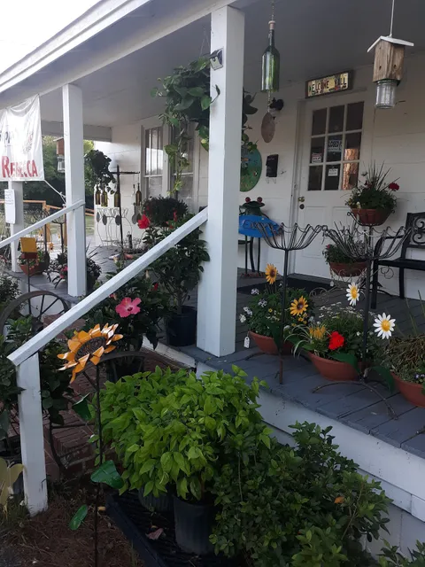 DeeDee's Tomato Shack