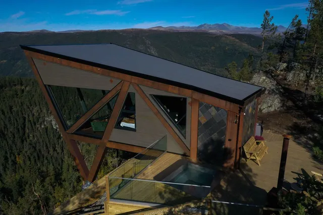 Eagle Nest Eco Lodge