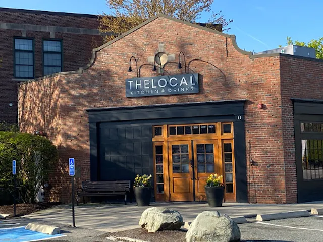 The Local Kitchen & Drinks Wellesley