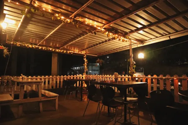 The Red Door Cafe Tura