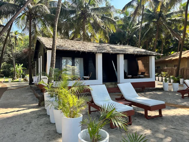 Mamagoa Beach Resort