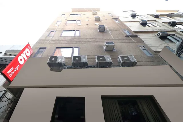 POP 81948H Hotel City Night