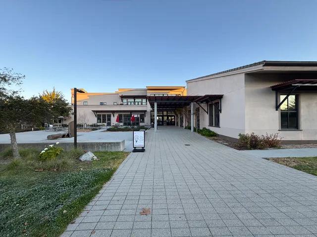 Monterey Peninsula College Library and Technology Center