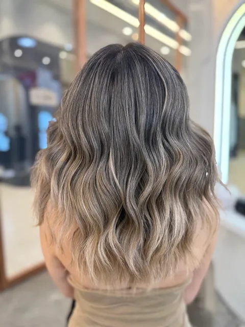 Million Salon Ratchada (Design Village)