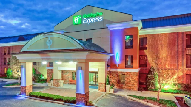 Holiday Inn Express & Suites Nashville - Brentwood I-65 by IHG
