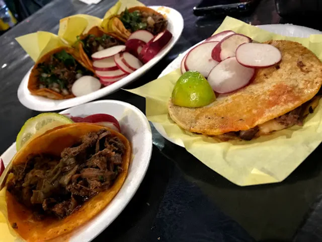 Birrieria Los Gonzalez - Lunch Truck