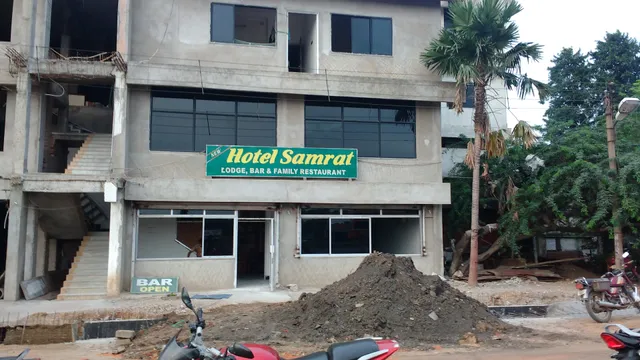 SPOT ON New Hotel Samrat