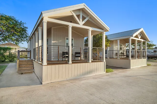 Mont Belvieu RV Resort by QRV