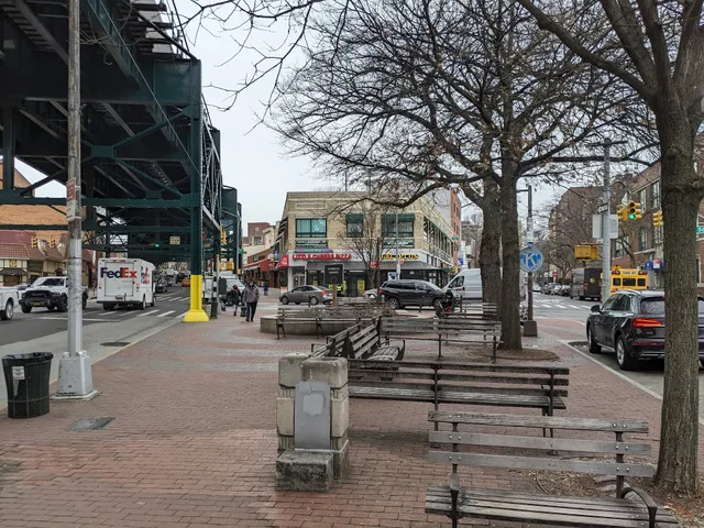 Woodside Memorial Plaza