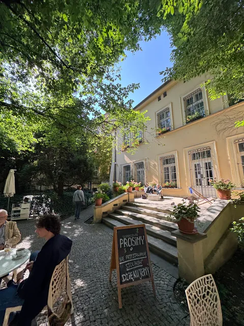 Meho Cafe | ogrodek kawiarniany