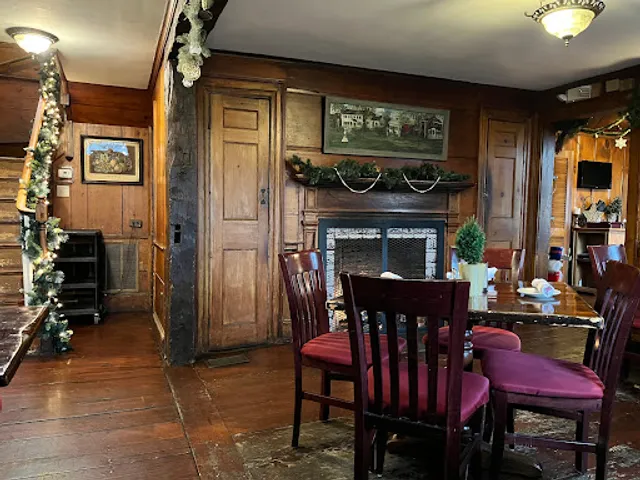 Storrowton Tavern & Carriage House