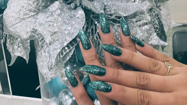 Elegant Nails & Waxing (Happy Hours: 10% OFF Coupon)