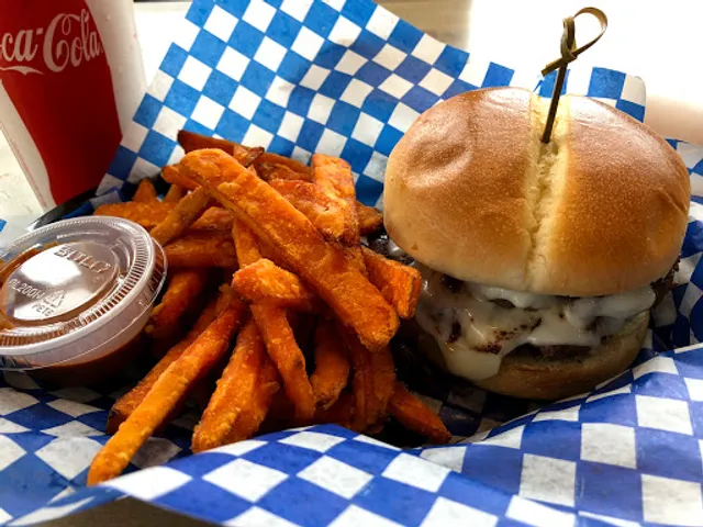 Boardwalk Burgers - Edmonton Calgary Trail