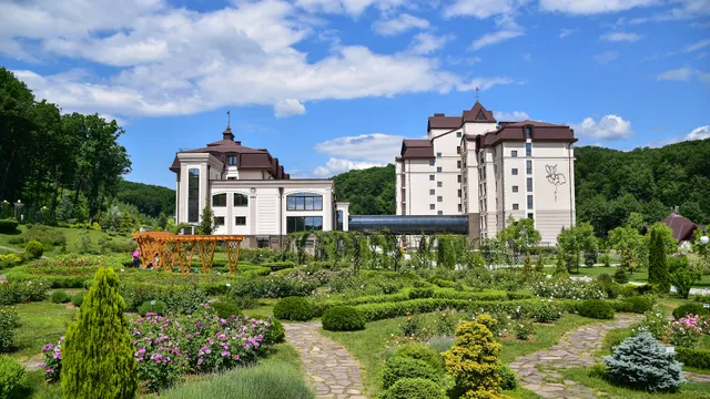 Hotelʹ Irys, Sk Derenivsʹka Kupilʹ