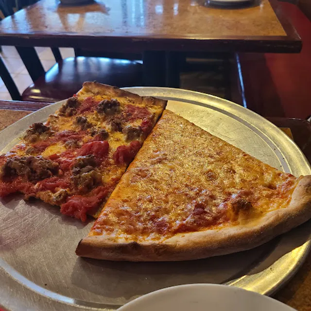 La Villa Pizza & Family Restaurant