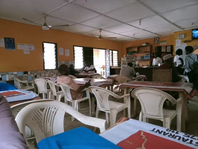 Hot Dishes Restaurant (Old Mutual Building)