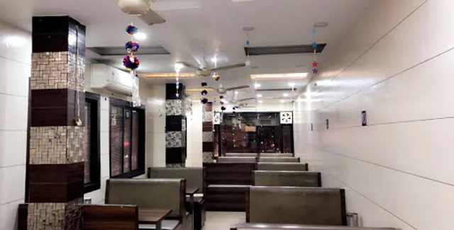 Meshi Vegetarian Dhaba Corner Wala