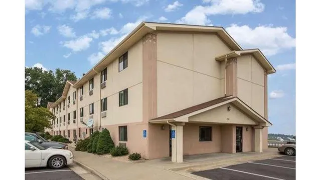 Super 8 by Wyndham Dumfries/Quantico