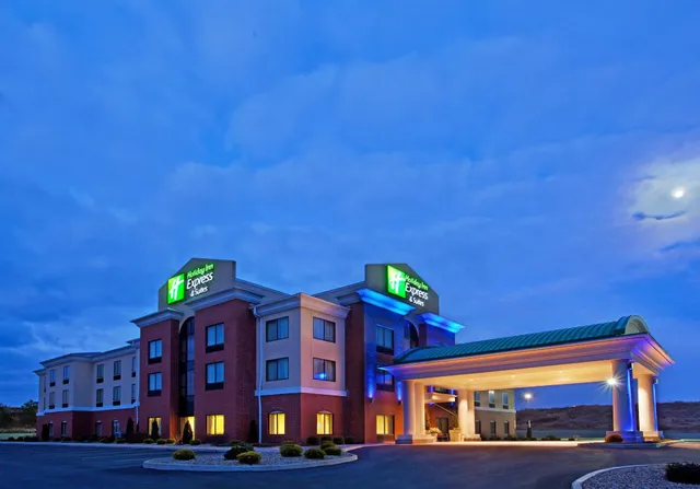 Holiday Inn Express & Suites Franklin - Oil City by IHG