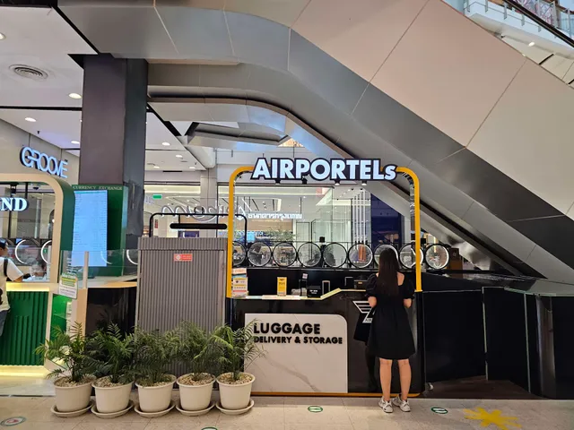 Luggage Delivery & Storage Central World @Groove Zone by AIRPORTELs