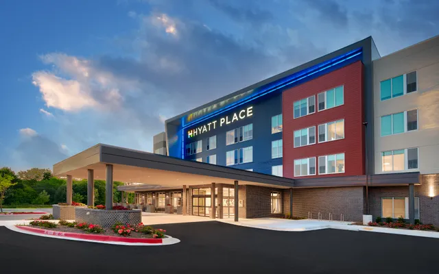 Hyatt Place Fayetteville / Springdale