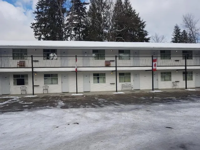 Anchor Riverfront Motel