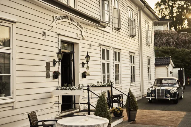 Bekkjarvik Gjestgiveri Hotel & Suites