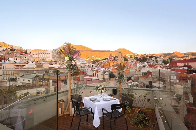 Hotel Fusion Antigua Trece