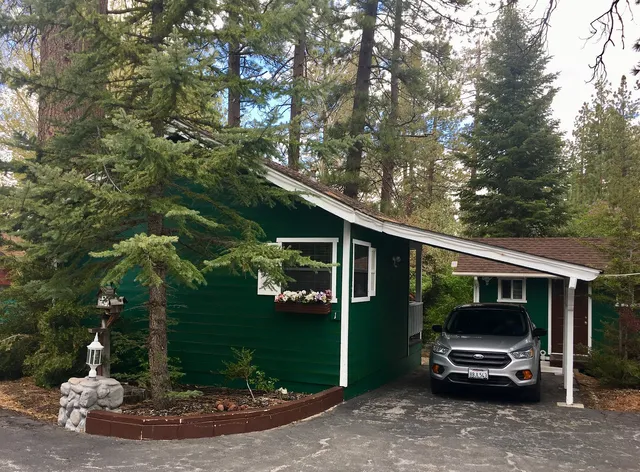 Big Bear Manor Jacuzzi Cabins