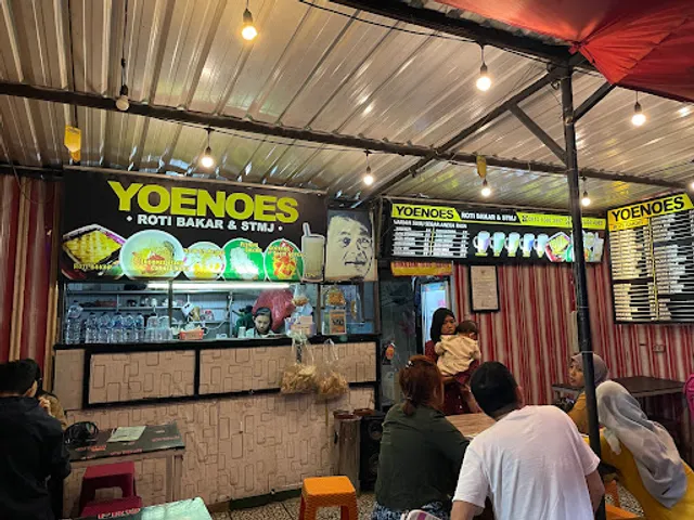 Yoenoes Toasts & STMJ