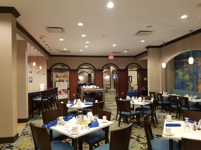 Bistro 27 at Holiday Inn