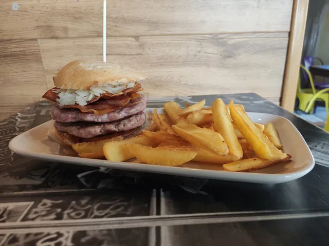 Rincón de la Plaza STREET BURGER