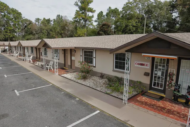 High Springs Country Inn