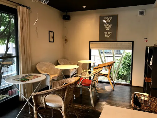 Madopan and windows cafe