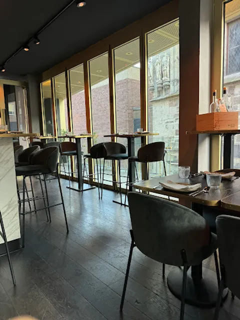 PULS - Restaurant & Bar