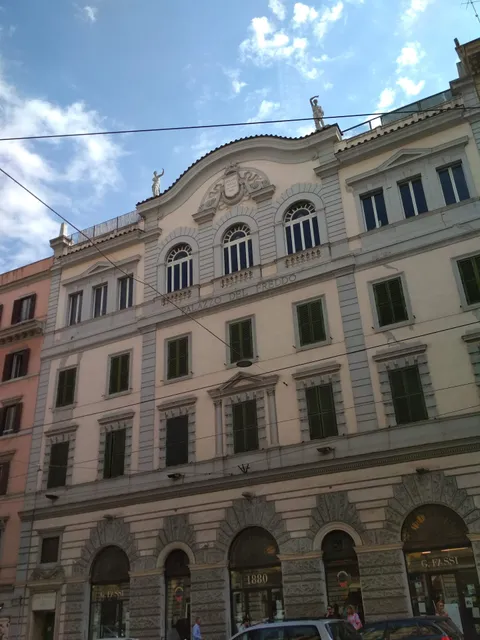 Giovanni Guest House