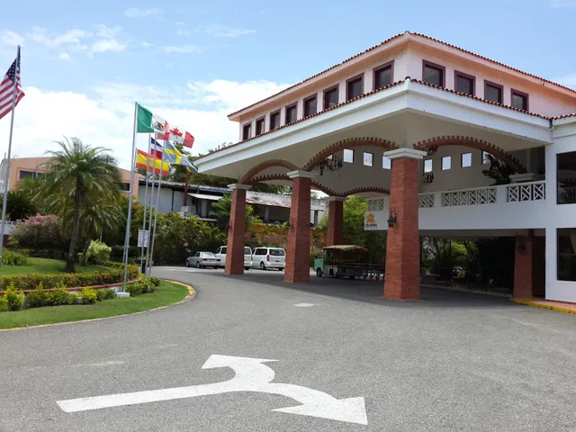 Beach House Cabarete Hotel