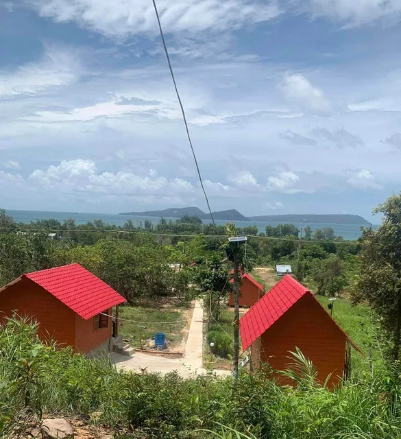 Maloop Cafe Bungalow & Scooter Rental