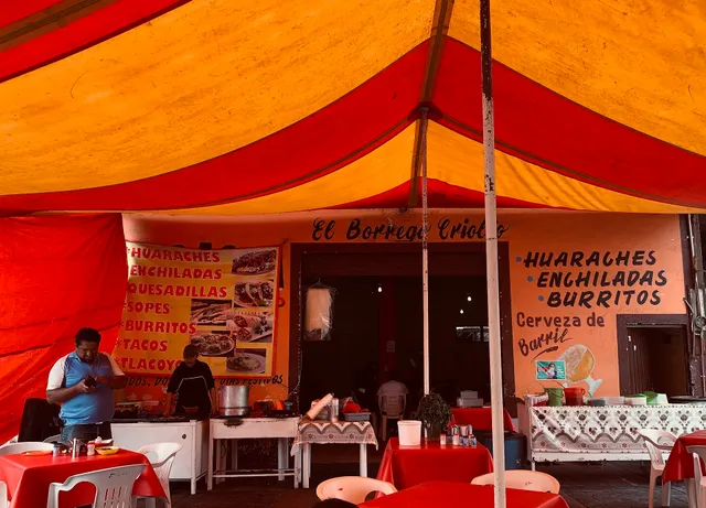 El borrego criollo barbacoa a pie de horno