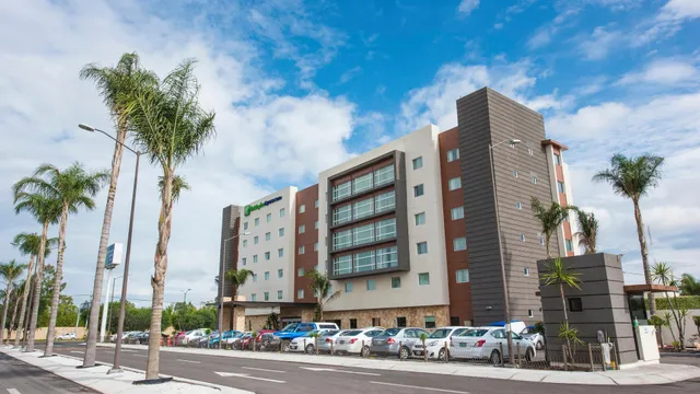 Holiday Inn Express & Suites Celaya by IHG