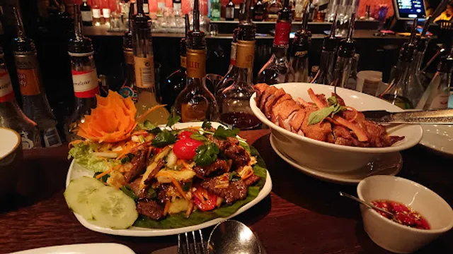 YUM thai kitchen & bar