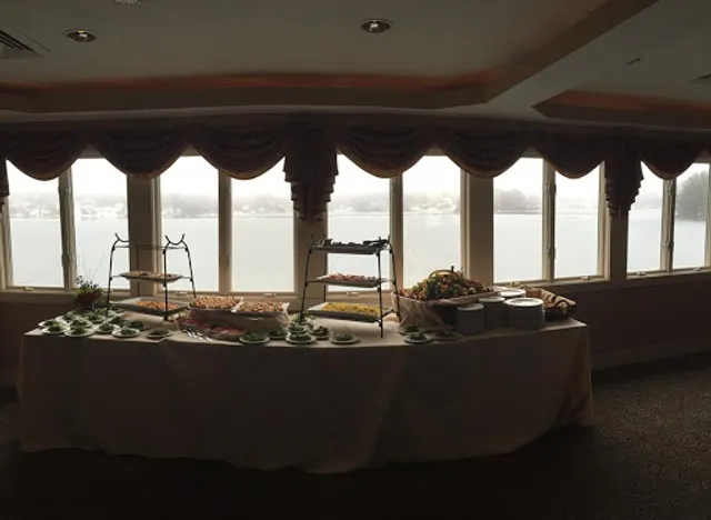 Alicante Restaurant & Lounge