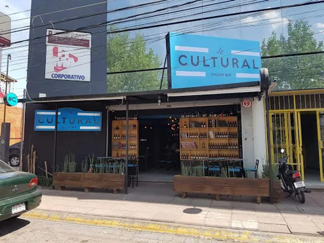 LA CULTURAL Gallery Bar