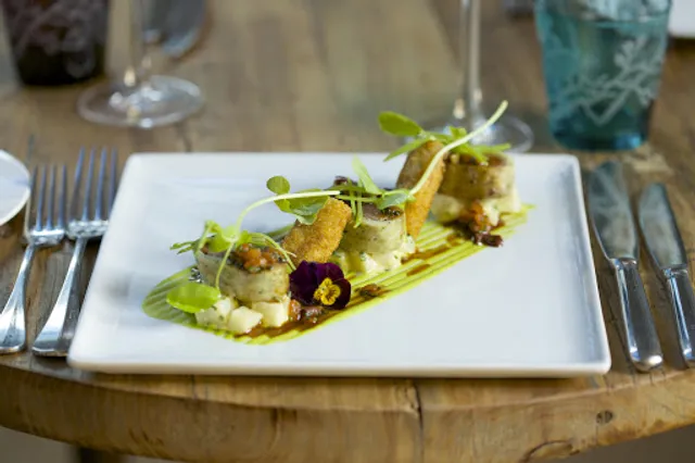 Tattersall's Brasserie, Broadway