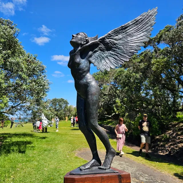 Nz Sculpture Onshore