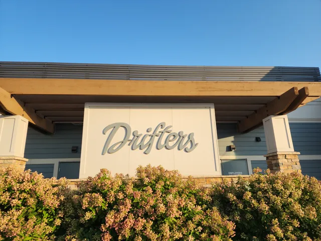 Drifters Bar & Grille