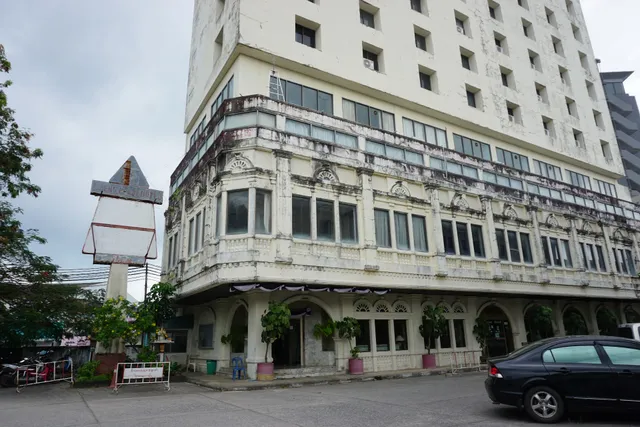 Daeng Plaza Hotel