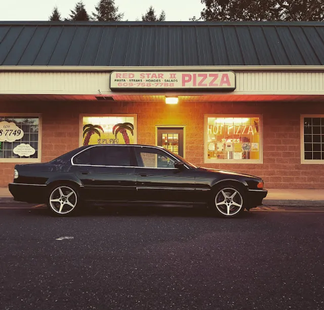 Red Star II Pizza