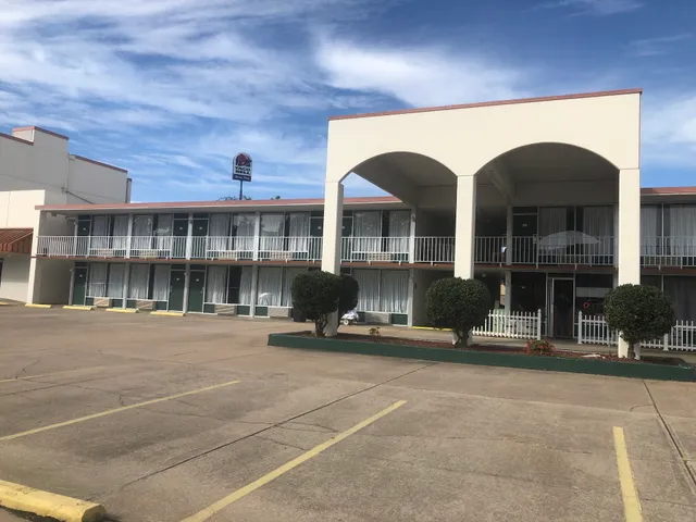 Willow Tree Inn & RV Park