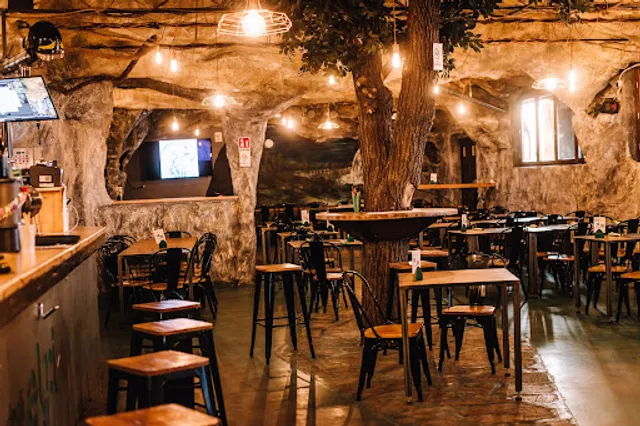 La Grotta Degli Elfi Cuneo Pub Ristorante Birreria